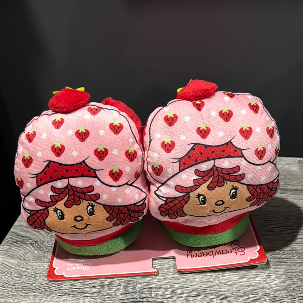 Strawberry Shortcake 3D Plush Head Slippers - Size XS-Small (Shoe 5-6)